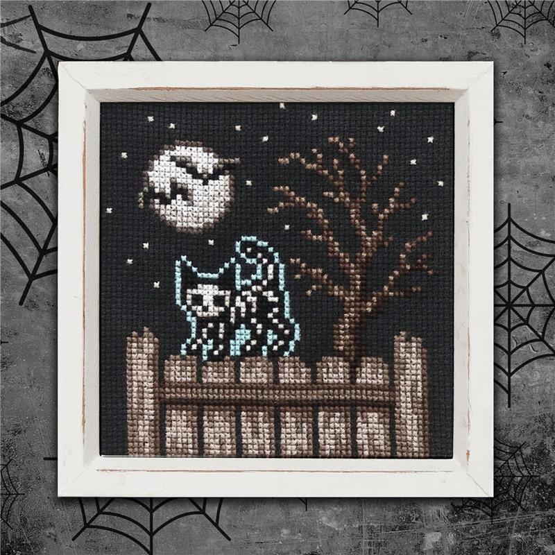 Skelecat in the Moonlight