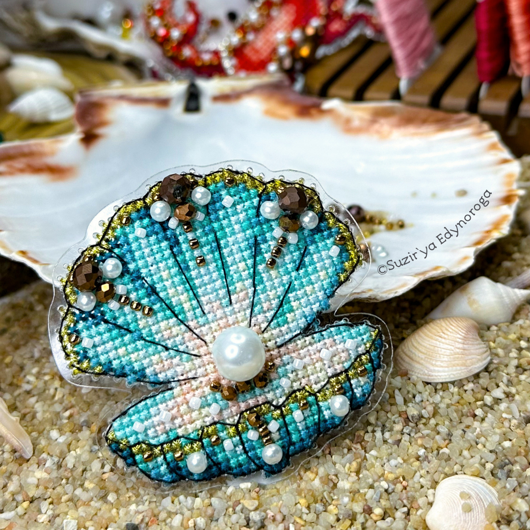 Preorder: Shell with a Pearl Beaded Kit