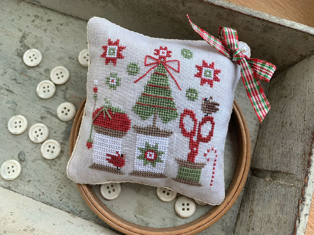 Pre-order: Christmas Spools Pinkeep (ships late September)