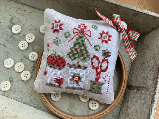 Pre-order: Christmas Spools Pinkeep (ships late September)